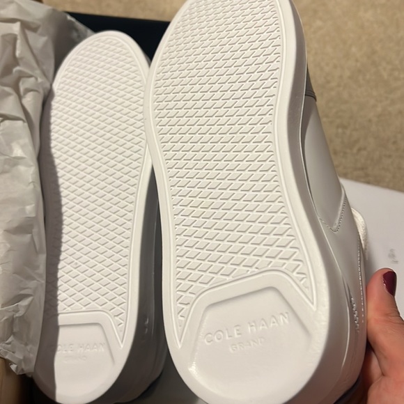 Sneaker - Picture 2 of 4